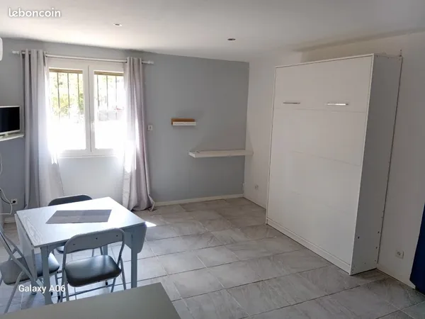 Studio meublé avec cour privee