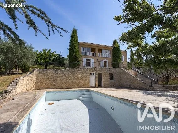 Maison 7 pièces 232 m²