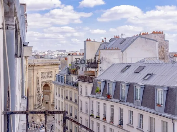 PARIS 2 - DUPLEX DE 3 PIECES, DERNIER ETAGE AVEC VUE DEGAGEE