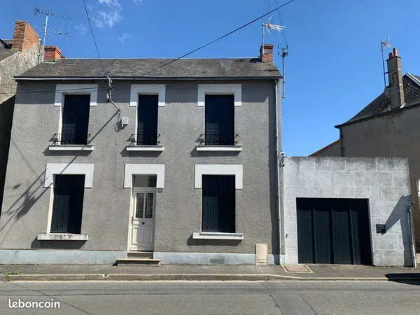 Maison 90 m² - 3 chambres - Dépendances - Entièrement rénovée