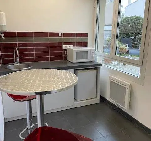 Local commercial 170 m²
