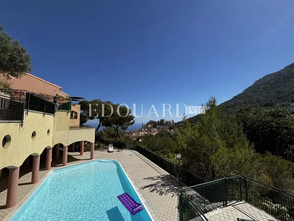 En exclusivité superbe trois pièces avec deux grandes terrasses et parking, limitrophe de la Princip