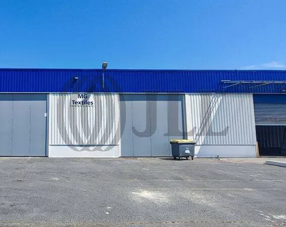 Local d'activité 617 m²
