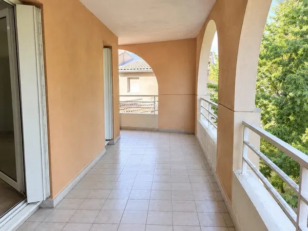 MONTPELLIER CELLENEUVE - Joli F2 avec belle terrasse