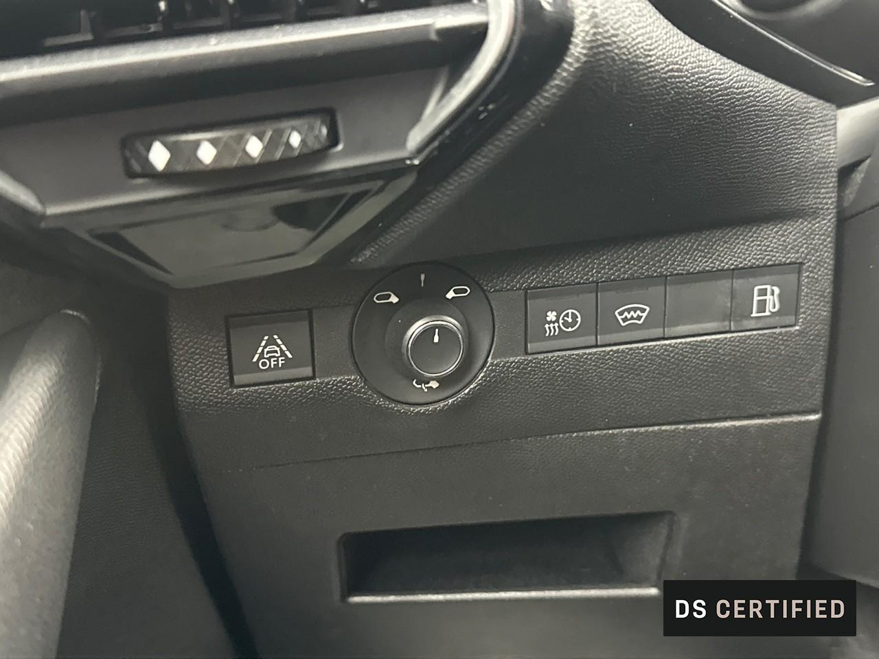 Ds Ds 7 crossback crossback hybride e-tense 300 eat8 4x4 performance — photo 17