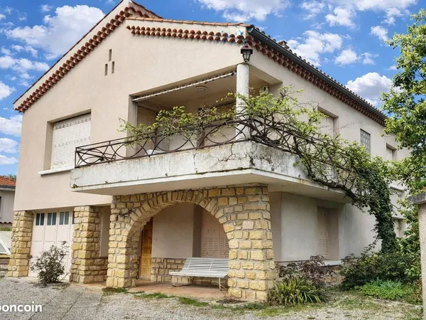 Propriété 7 pièces 180 m²