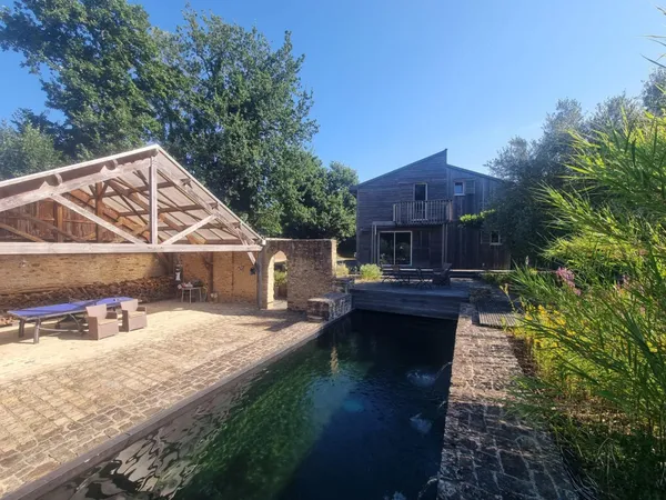Belle maison bois, DPE B,, sans vis-à-vis, bassin