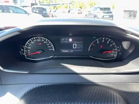 Peugeot 2008 puretech 100 s&amp;s bvm6