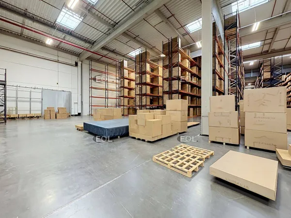 Entrepôt 5805 m²