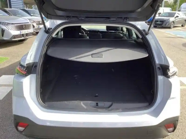 Peugeot 2008 hybrid 145 e-dcs6 — photo 13