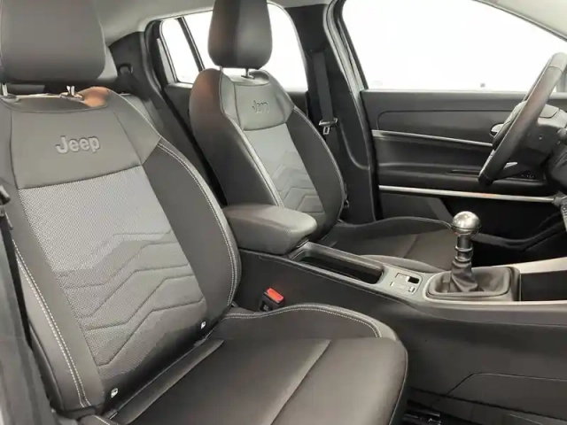 Jeep Avenger 1.2 turbo t3 100 ch — photo 27