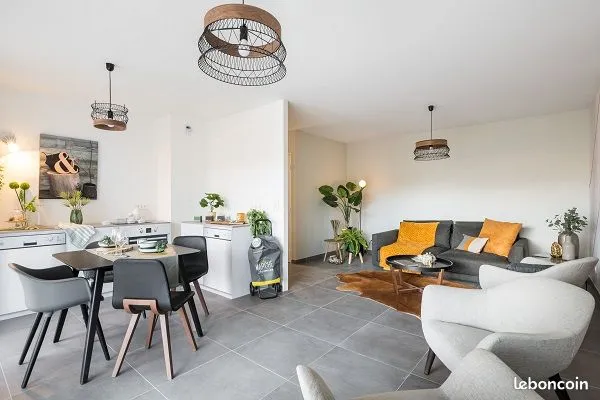 Bel appartement T2 de 40,8 m² avec balcon exposé sud, parking et ascenseur