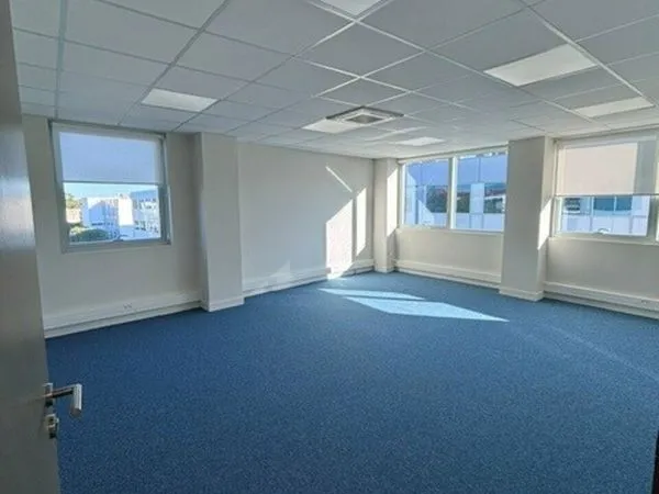 Bureaux 185 m² SAINT-BENOÎT
