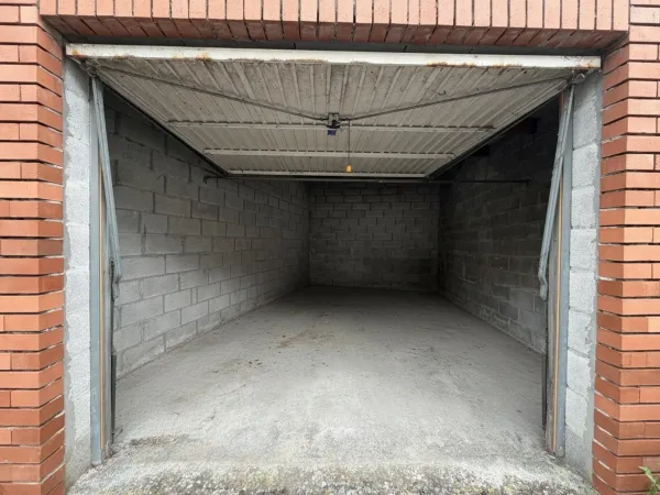 Parking/Garage/Box