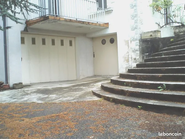 Maison individuelle sur grand terrain constructible