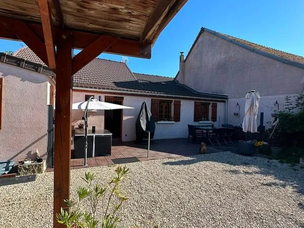 MAISON PLAIN PIED 100m2 HABITABLES SUR TERRAIN CLOS 531m2