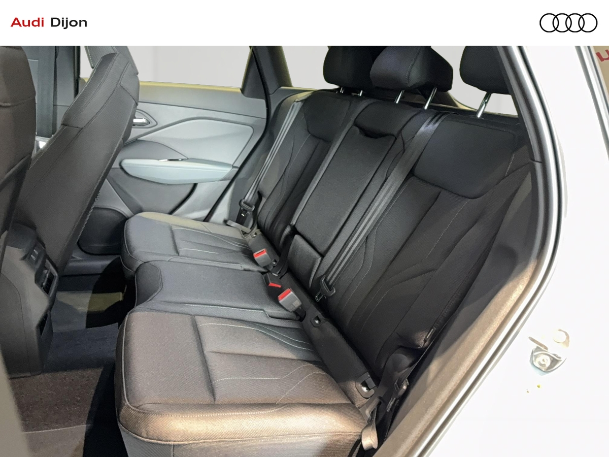 Audi Q3 e-hybrid 272 ch S tronic 6 — photo 11