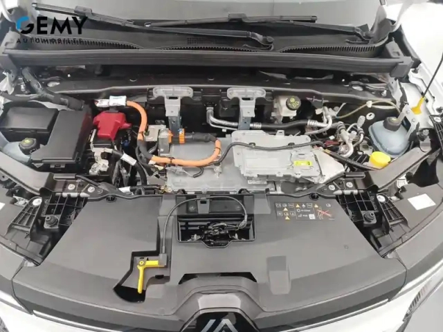 Renault Megane e-tech ev60 220 ch super charge — photo 34