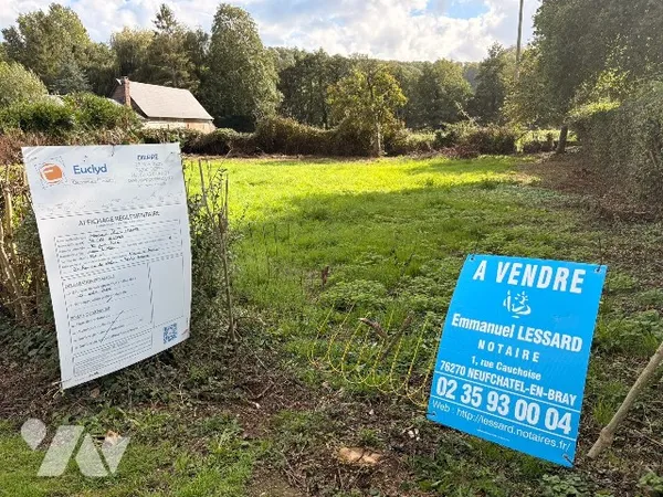 Terrain 857 m²