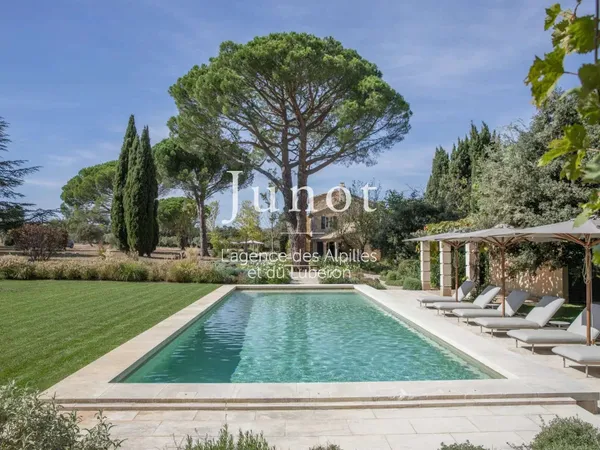 Maison 16 pièces 550 m²