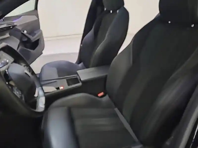 Peugeot 308 phev 225 e-eat8 — photo 36