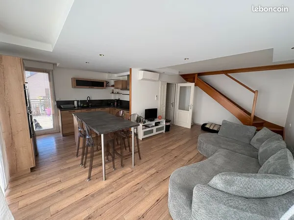 Appartement meublé T3 duplex refait à neuf - Chevigny-Saint-Sauveur - 850 CC