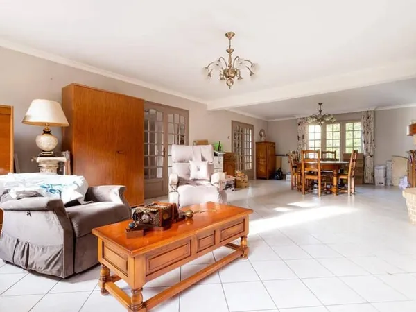 Maison de plain-pied 7 pièces 166 m²