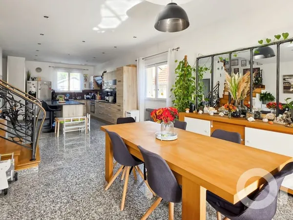 Maison 6 pièces 138 m²