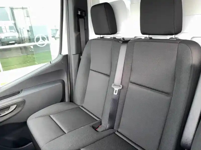 Mercedes Sprinter e 414 châssis cab 43 4,0t pro — photo 13