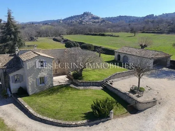 Mas provençal 6 pièces 210 m²