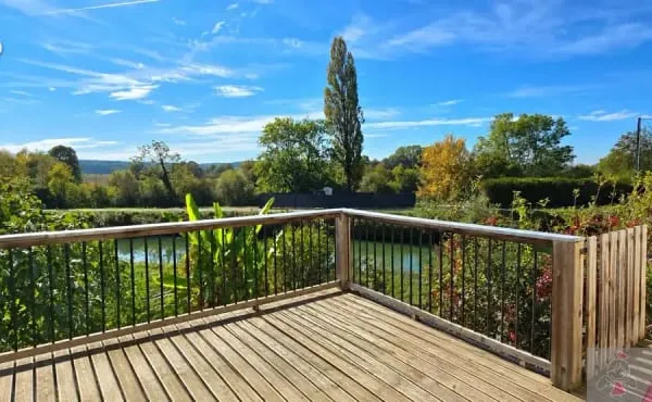 Maison en bord de canal - orchamps