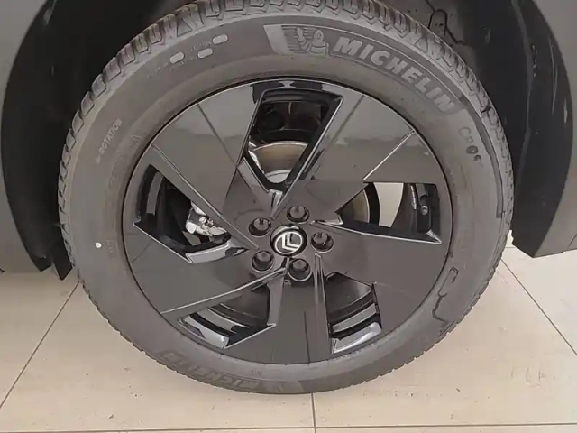 Citroën C5 Aircross hybride 145 ch e-dcs6 — photo 36