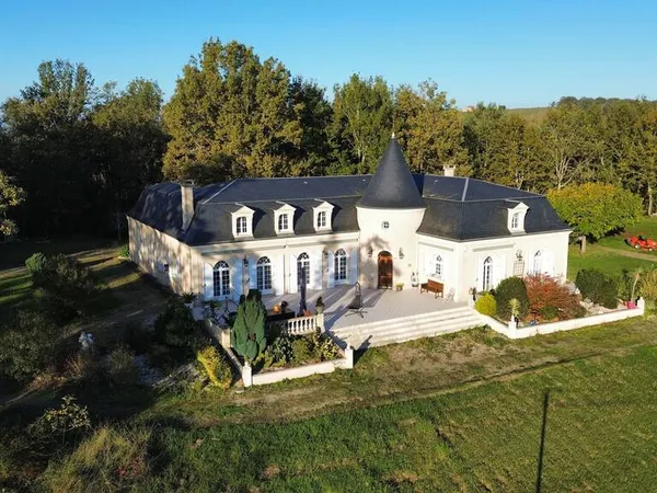 Maison 6 pièces 215 m²