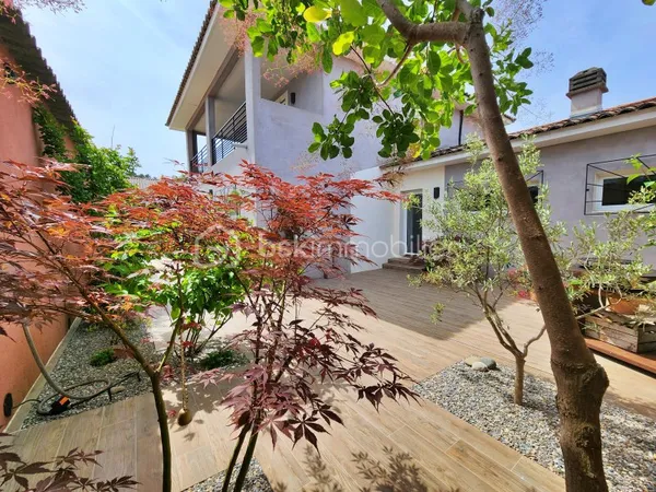 Maison 8 pièces 211 m²