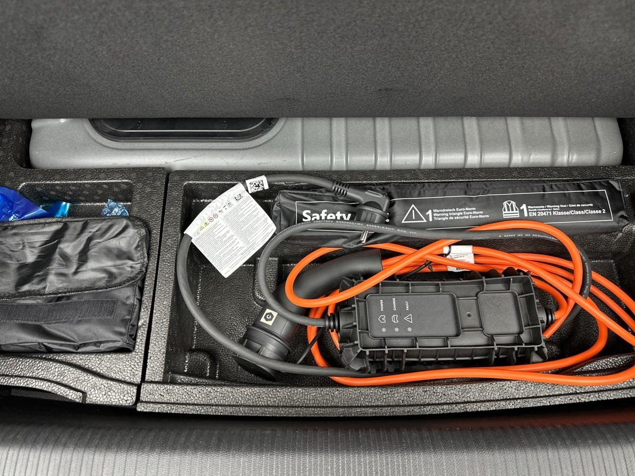 Peugeot 308 phev 180 e-eat8 allure pack — photo 32