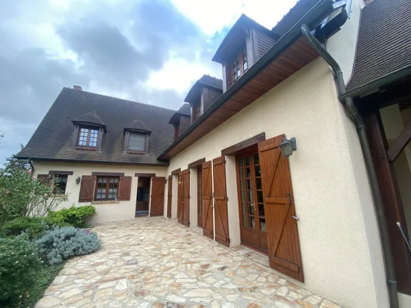 Maison 6 pièces 250 m²