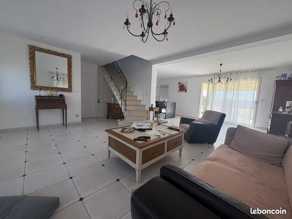 Maison 6 pièces 193 m²
