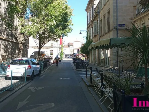 FONDS DE COMMERCE à CEDER