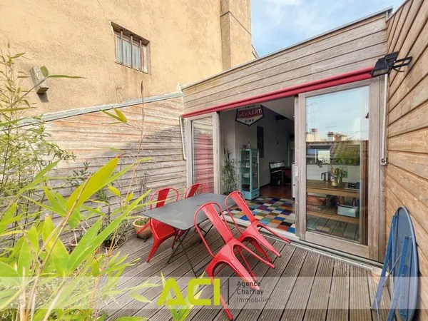 QUAI DE SAONE - BEL APPARTEMENT DUPLEX AVEC TERRASSE ET VUE