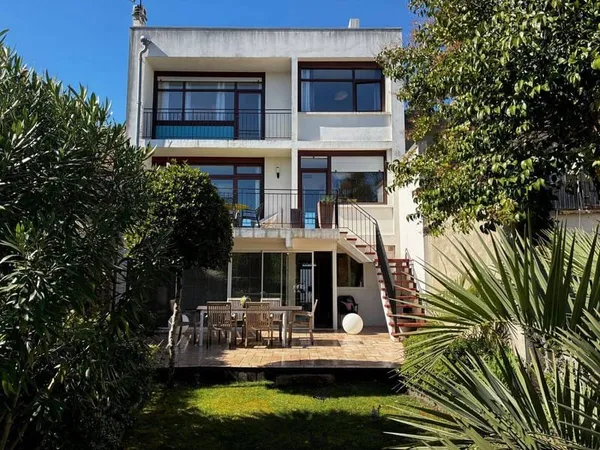 Maison 7 pièces 180 m²