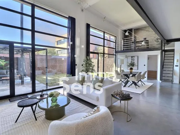 Loft 5 pièces 185 m²