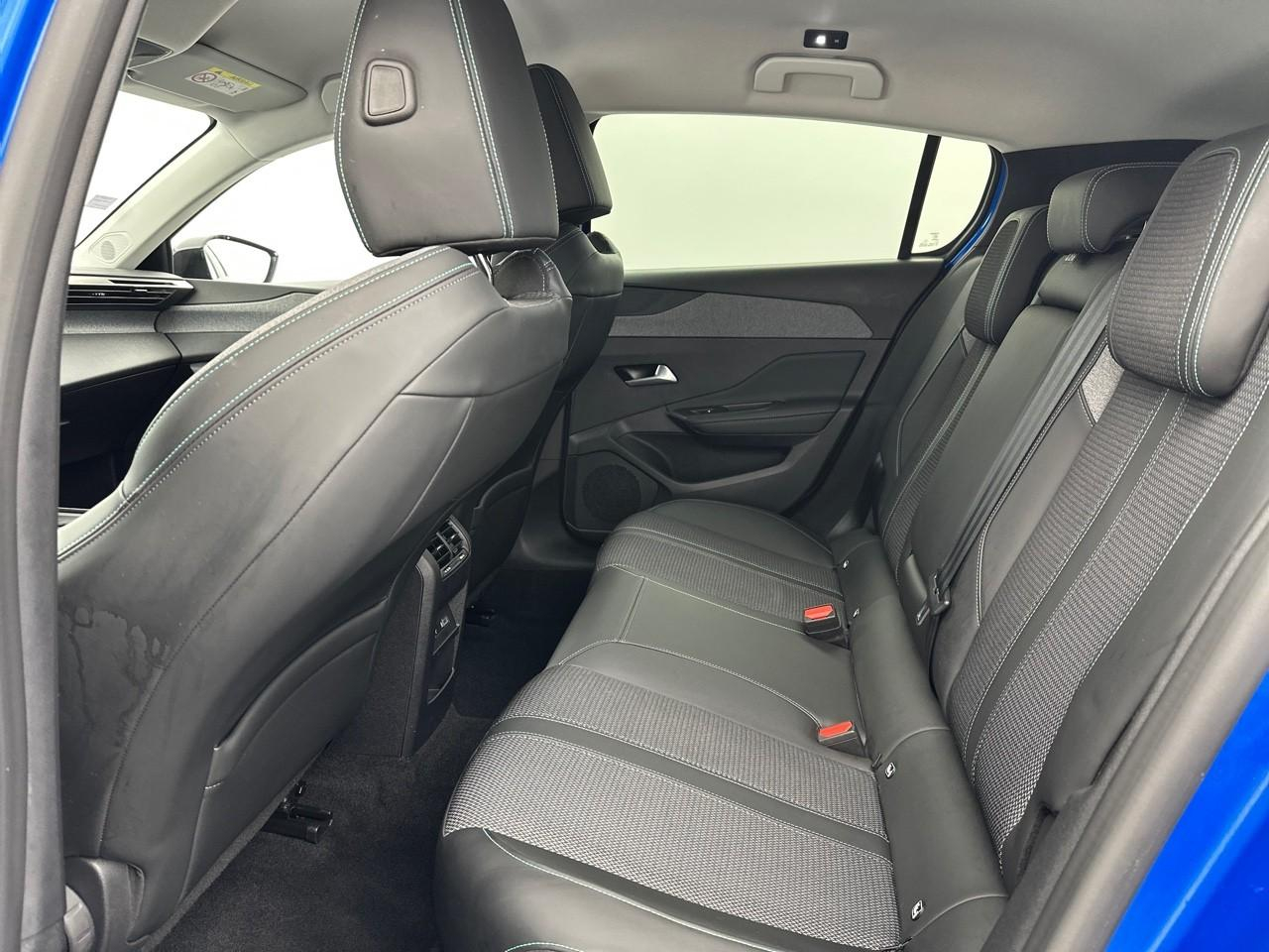 Peugeot 308 puretech 130ch s&s eat8 allure — photo 12
