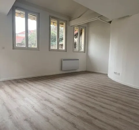 Appartement 108m² centre Montmorency - rue de l'eglise