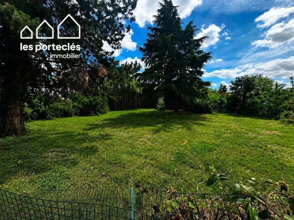 Terrain constructible 700 m²