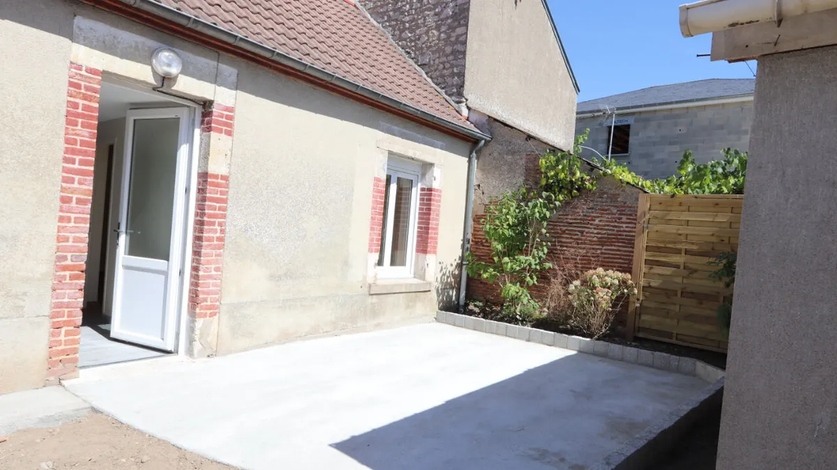 Photo 1