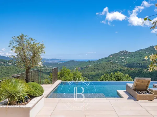Les Adrets-de-l'Estérel: Villa d'exception avec vue panoramique