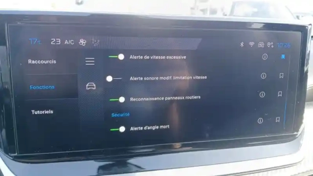 Peugeot 2008 hybrid 136 e-dcs6 — photo 23
