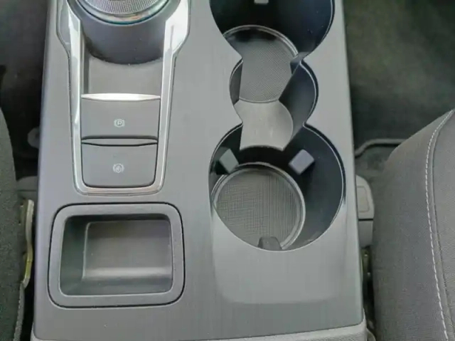 Ford Kuga 2.5 duratec 180ch hybrid flexifuel titanium b — photo 28