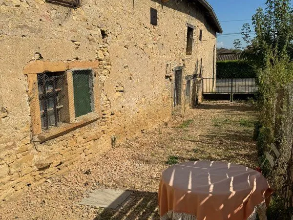 Calme studio indépendant à Sancé