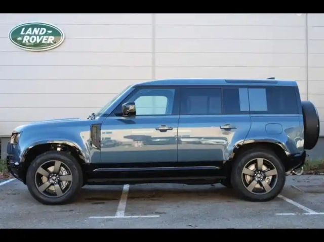 Land Rover Defender 110 2.0 p300e phev x-dynamic se — photo 3
